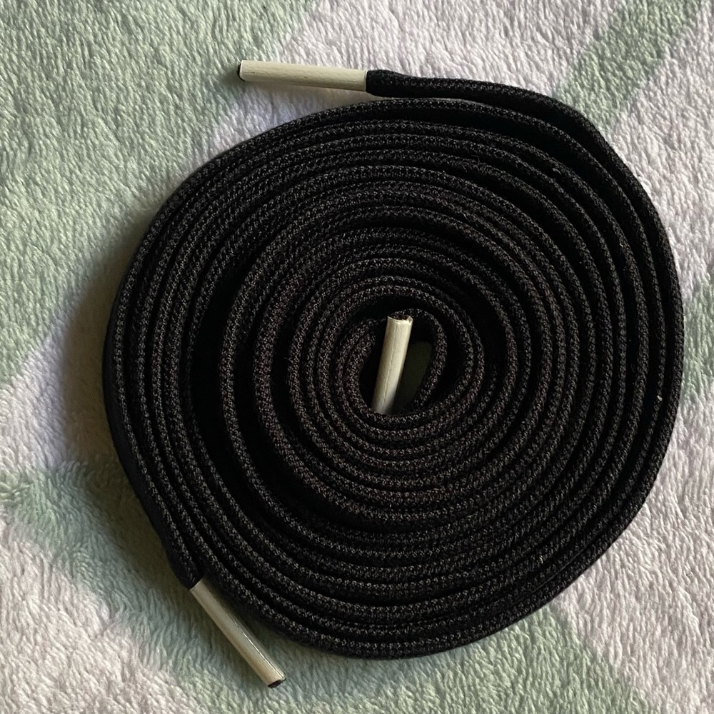 Black shoe lace